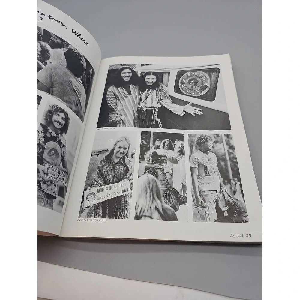 Grateful Dead: The Official Book of the Dead Heads Paul‎ B Grushkin